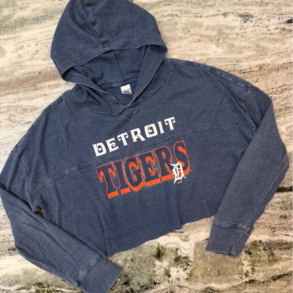 Detroit Tigers Cropped Blue Hoodie Sweatshirt Women’s Size XL